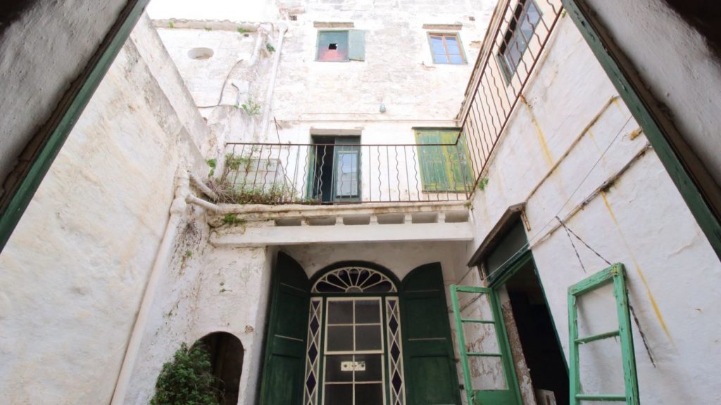Edificio a reformar en Mahón — “Antes”
