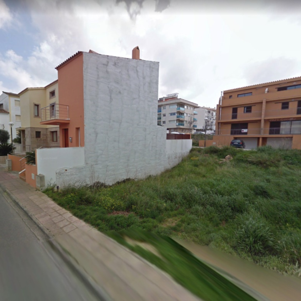 H3049 (2) - Plot in a Residential Area Near Mahon Port: