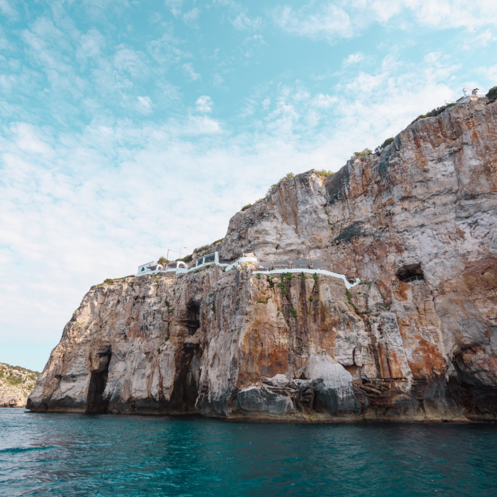 Cova d'en Xoroi: