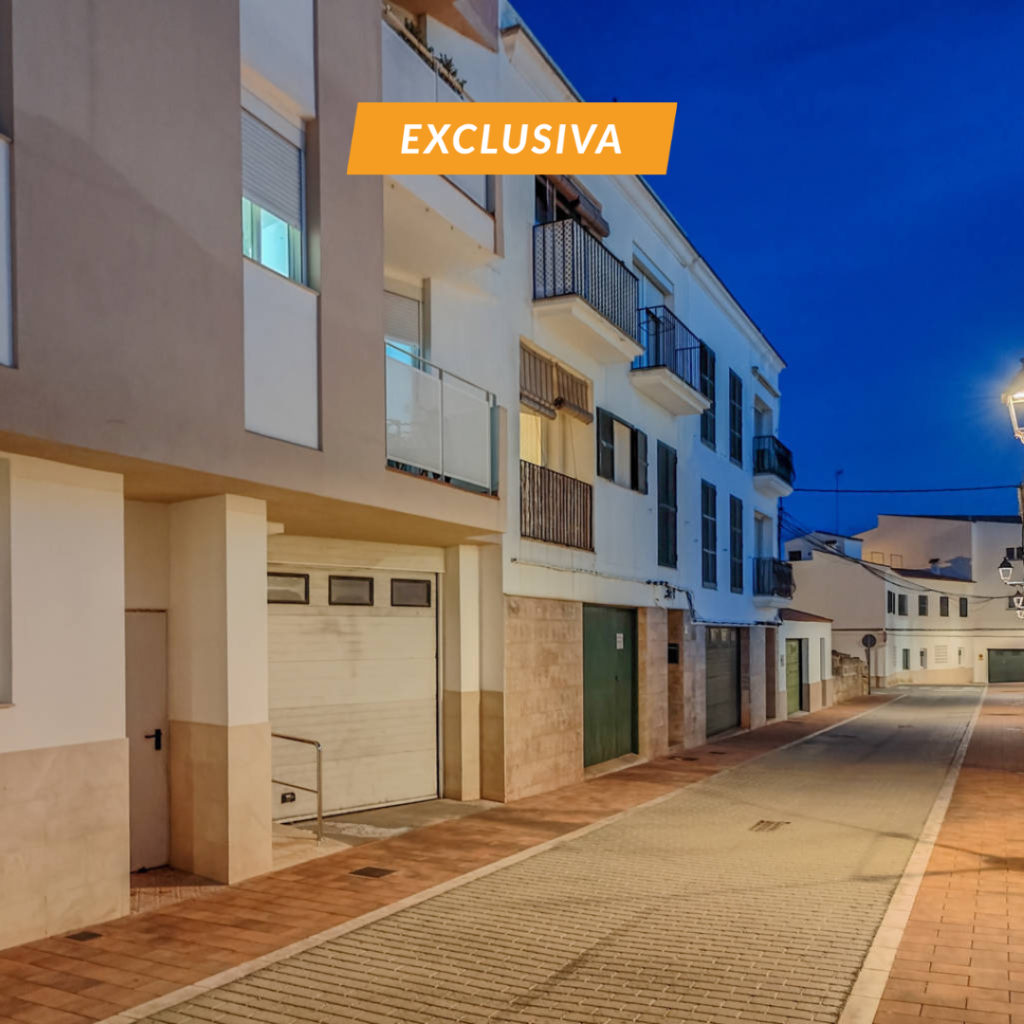 S3290 - Apartment with balcony and terrace in Sant Lluís