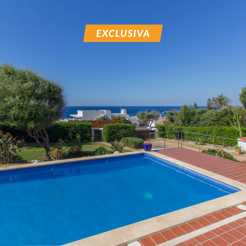 S3315 - Villa à Vendre avec Piscine et Vue sur la Mer à Binibeca