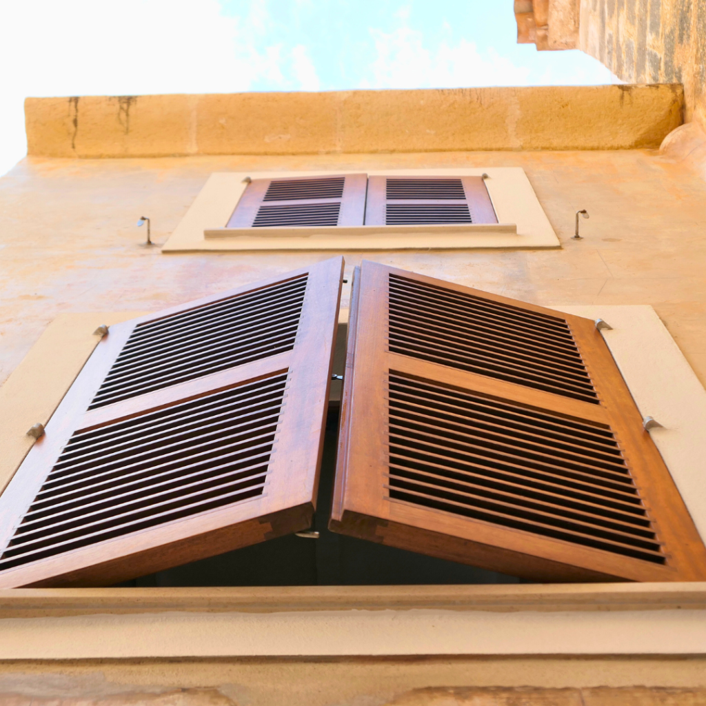 Cierra persianas o cortinas - segundas residencias Menorca en invierno