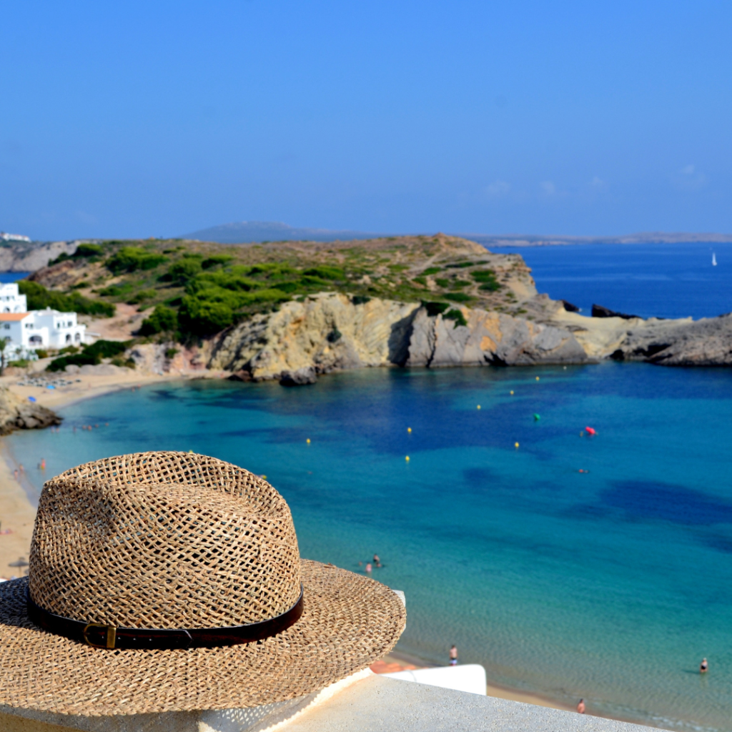 Después del Verano: ¿Es el Momento de Tomar Decisiones Sobre Tu Propiedad en Menorca?