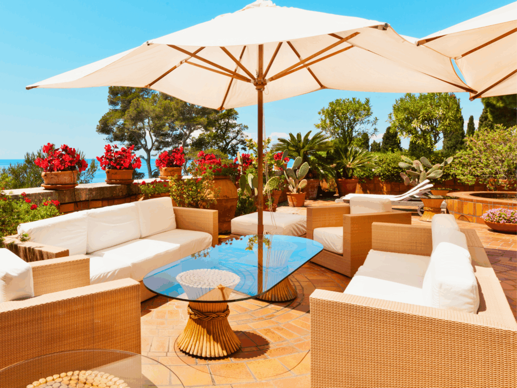 Terrasses de rêve à Minorque : des espaces pour vivre en plein air