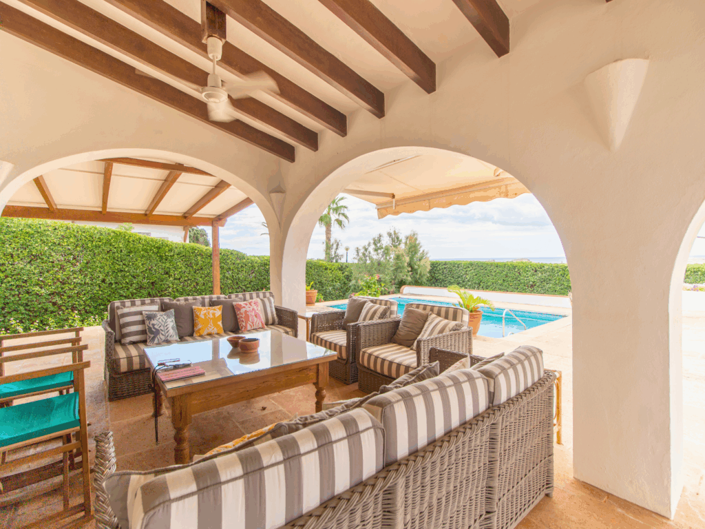 S594 – Grande villa avec terrasse en bord de mer à Binibeca