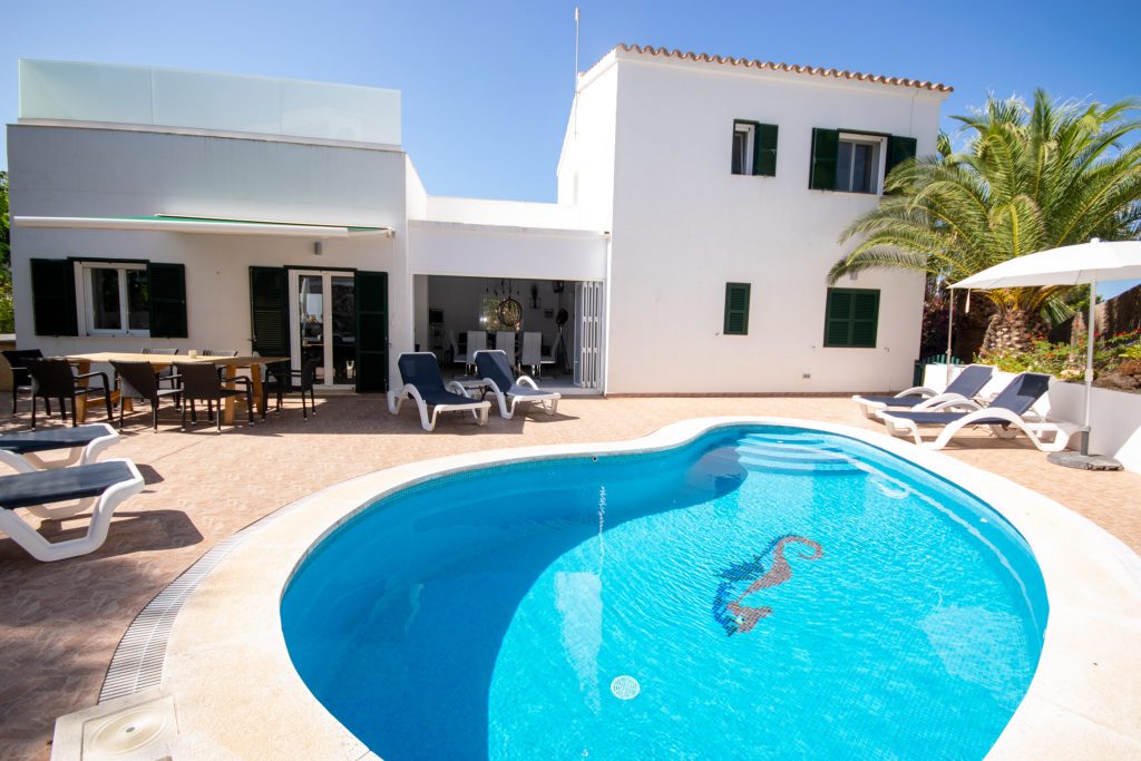 6 casas con piscina en Menorca ideales para el verano.