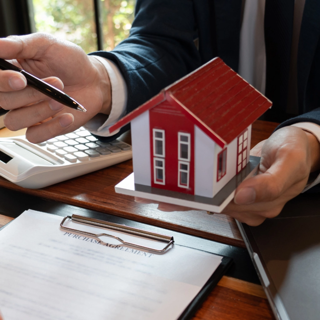 Requirements and advantages of the Golden Visa, Digital Nomad Visa, and Ley Beckham in Spain.